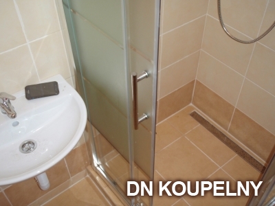 44-680-sprchovy-kout-varianta-s-dlazbou-a-obklady-ostrava