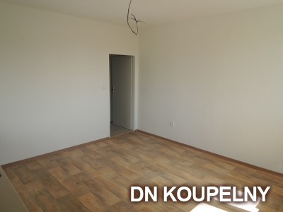 46-687-pokladka-podlahy-pri-kompletni-rekonstrukci-bytu-ostrava-small.jpg